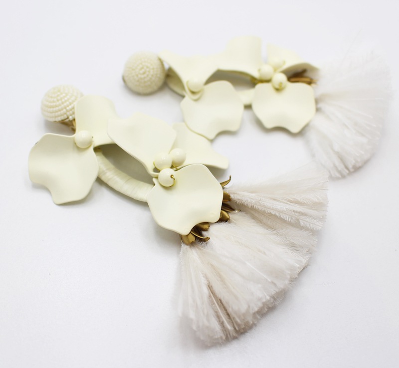 PIONE feather<br/>ピオーネフェザー<br/>イヤリング