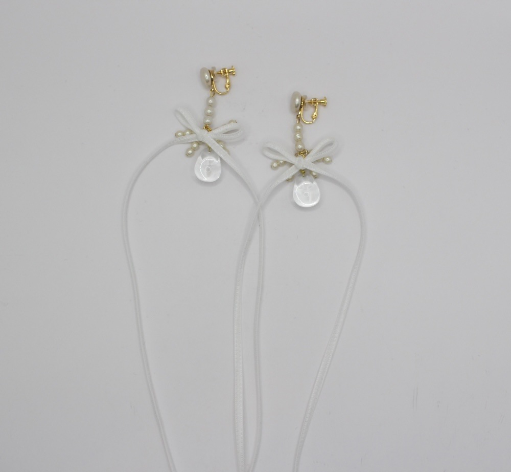 SMORK ribbon OW earring or pierce（スモーク）