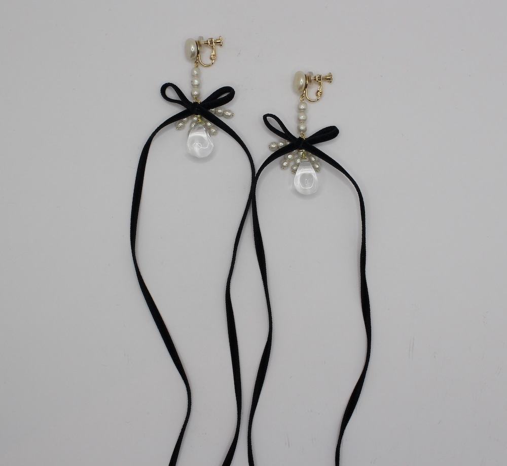SMORK ribbon BK earring or pierce（スモーク）