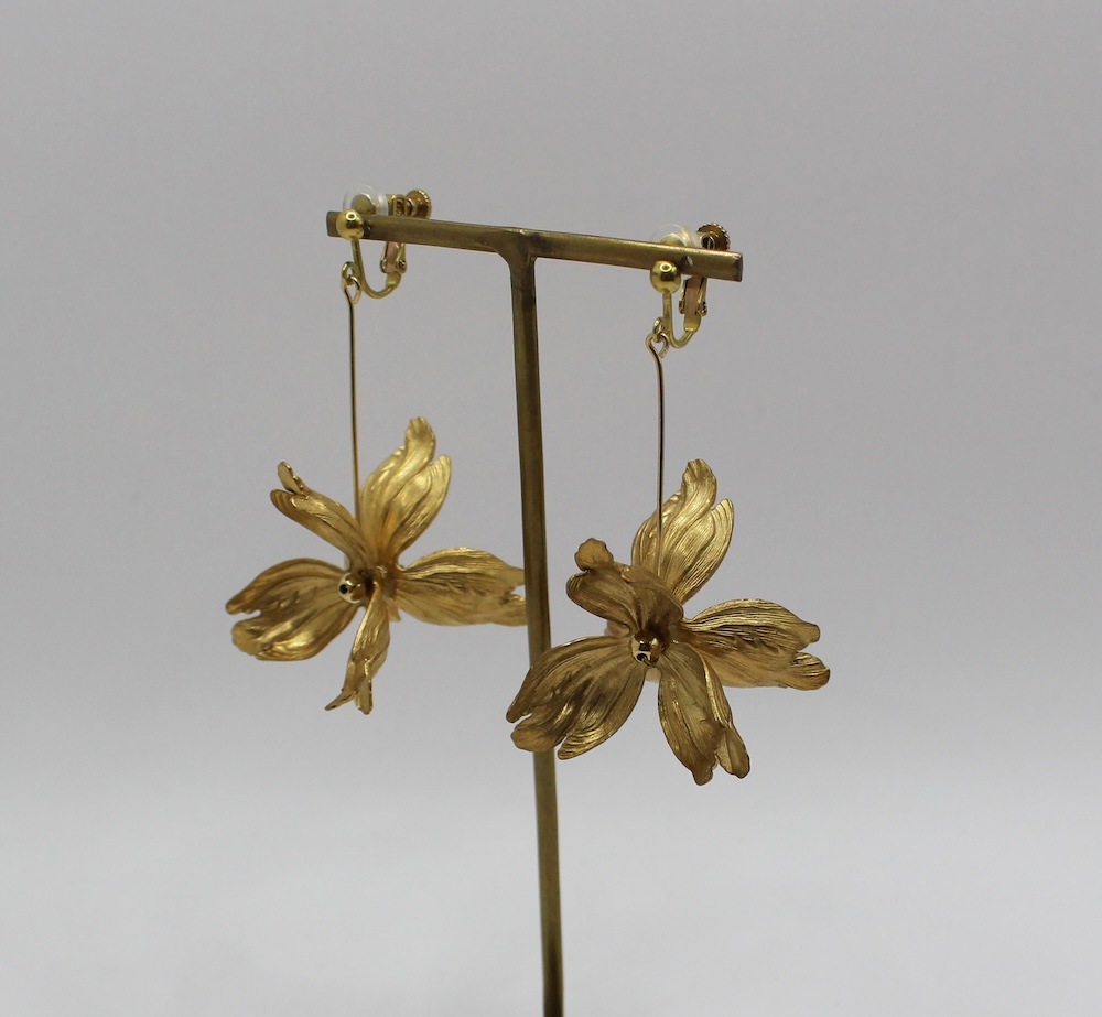 PETLA flower<br/>ペトラフラワー <br/>イヤリング・ピアス