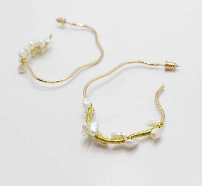 BASE  Gold <br/>ベイスゴールド <br/>ピアス