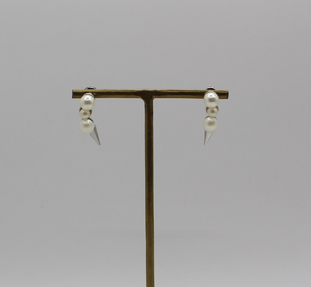 CONNOR stud Silver （コナースタッズ）