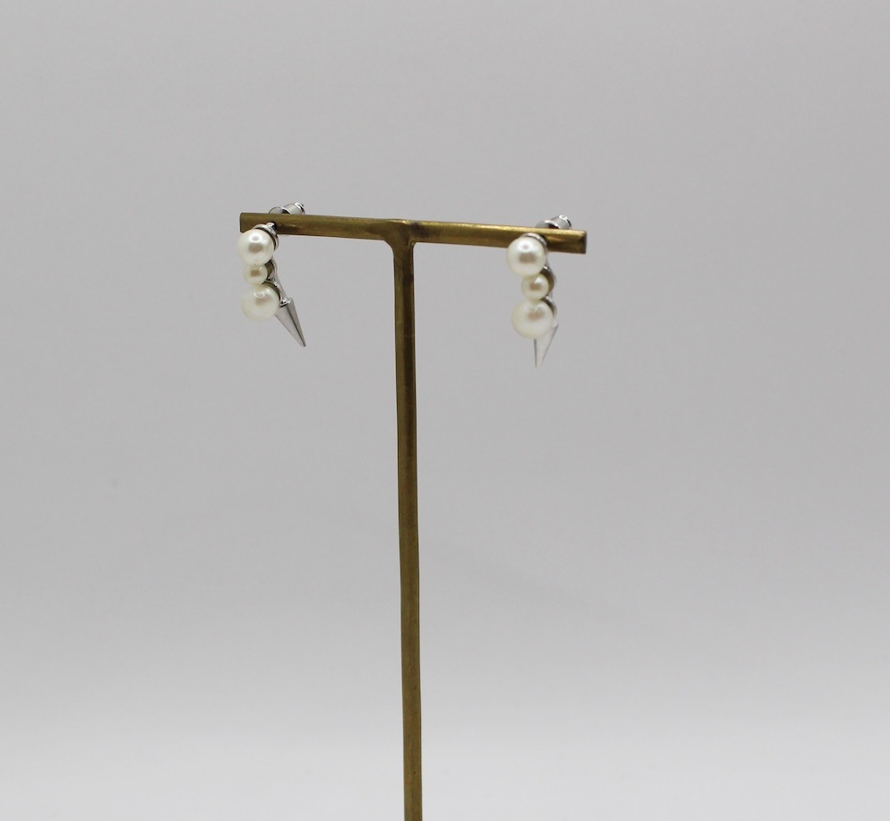 CONNOR stud Silver （コナースタッズ）