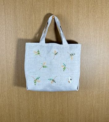 ミモザと猫の刺繍ハンドメイドバッグ　MML-1
