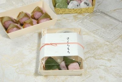 桜餅とお菓子の詰め合わせ (PW-175-S) | 竹の皮、木、紙、エコ