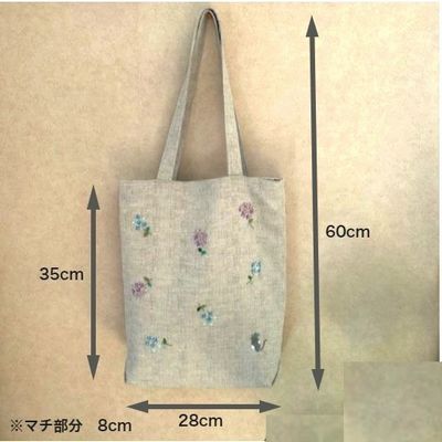 おあさ。べージュの手刺繍、ハンドメイドバック。 おばあちゃんの手刺繍トートバッグ ハンドメイド 花刺繍