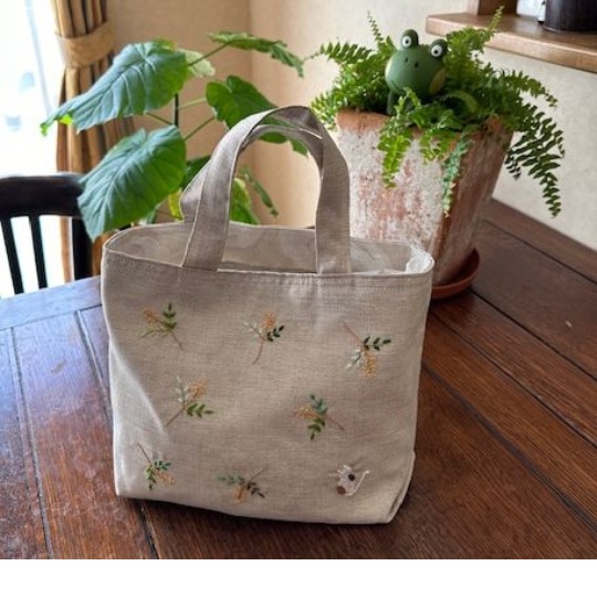 ミモザと猫の刺繍ハンドメイドバッグ　MML-1