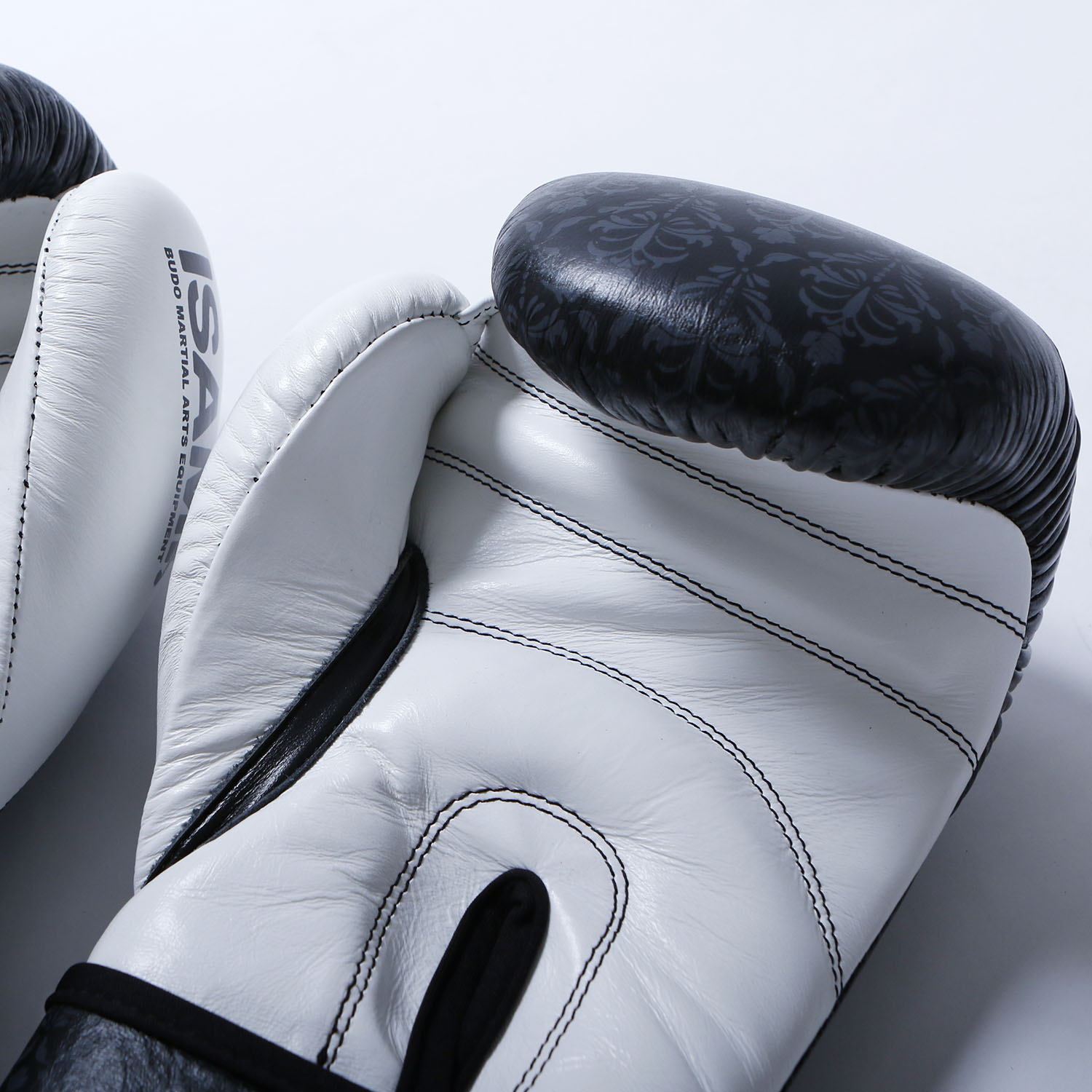 KICK BOXER BOM ボクシンググローブ パンチングミット