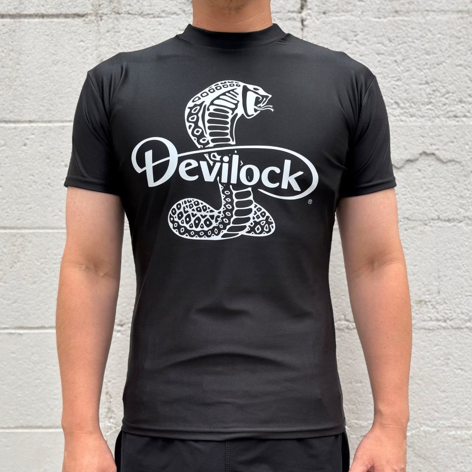 DEVILOCK COBRAロゴ 半袖ラッシュガード