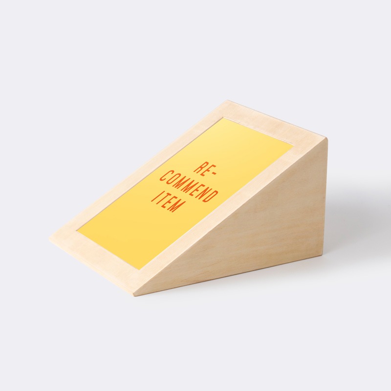 「RE-COMMEND ITEM」 木製 三角POP