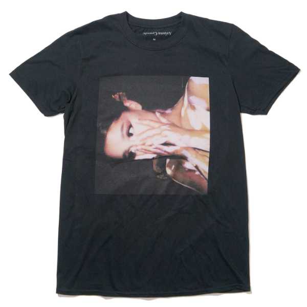 ARIANA GRANDE アリアナ・グランデ Tシャツ Side Photo-Black