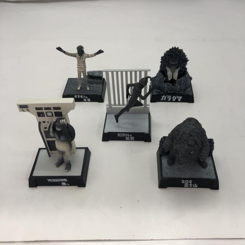 中古】現状品)ｳﾙﾄﾗ怪獣名鑑 ｳﾙﾄﾗQ 新たなる挑戦 5種ｾｯﾄ【O堀田店