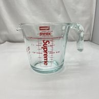 ����šۥ���ץ꡼�� SUPREME 19AW Pyrex 2-Cup Measuring ���̥��å� Ȣ�ʤ� ����ץ꡼���O����Ź��