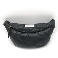 ����š�Maison Margiela ����ॹ��� �ܥǥ��Хå� S61WB0000 PR818 �֥�å� �᥾��ޥ른�����OȾ�ġ�