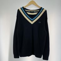 ����š�FRED PERRY 23AW STRIPED TRIM V-NECK JUMPER ������M �֥�å� �ե�åɥڥ꡼��O���ܡ�