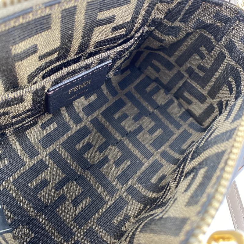 ����š�FENDI �Х��������� �ߥ� 8BS067 ABVL �����ե쥶�� �֥饦�� �ե���ǥ���OȾ�ġ�