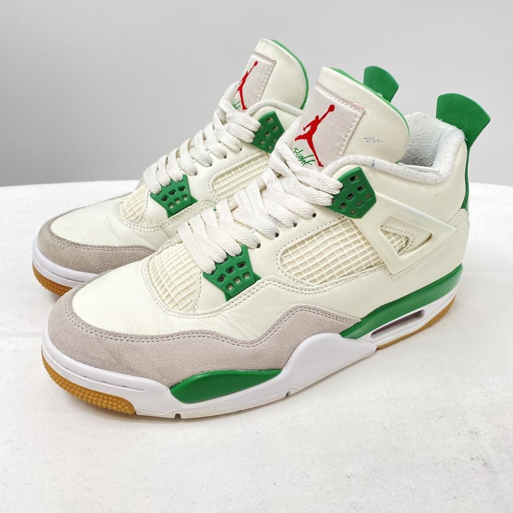 NIKE SB × AIR JORDAN4 RETRO SP パイングリーン NIKE SB(ナイキエスビー) AIR JORDAN 4 RETRO SP Pine Green DR5415
