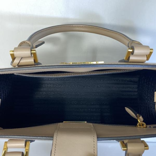 ����š�PRADA SAFFINO SOFT 2WAY �ȡ��ȥХå� �١����� "1BA227" �ץ����O������