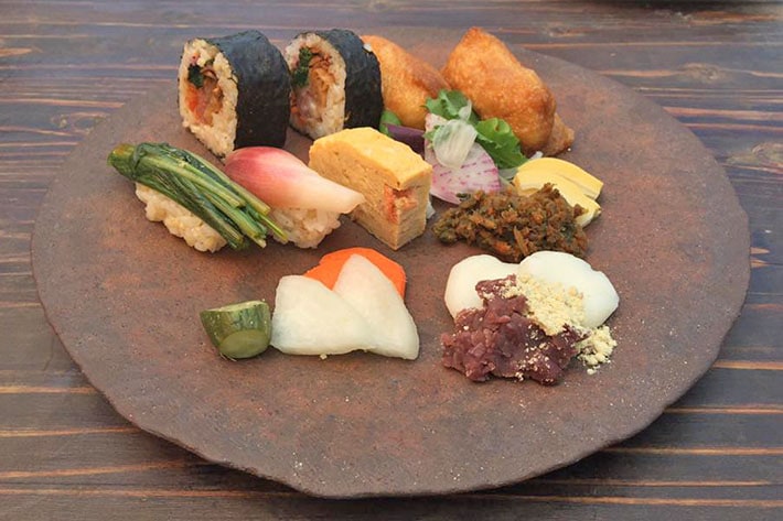 [高田かえ]  Takada kae  茶土の大皿