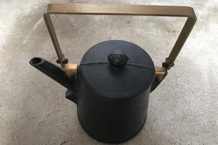 鈴木環] 耐熱陶器 やかん (縦型/真鍮) | すべての商品 | とんぱhanare