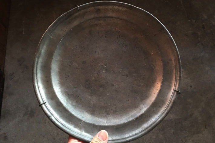 ［antiques］ピューター（エタン) 製の皿 (壁掛けタイプ)