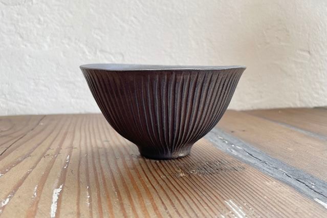 NEW！[鈴木進] しのぎ 金彩入り茶碗