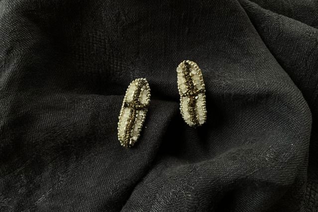 NEW!［ chico ］ 手刺繍の装身具 ピアス
