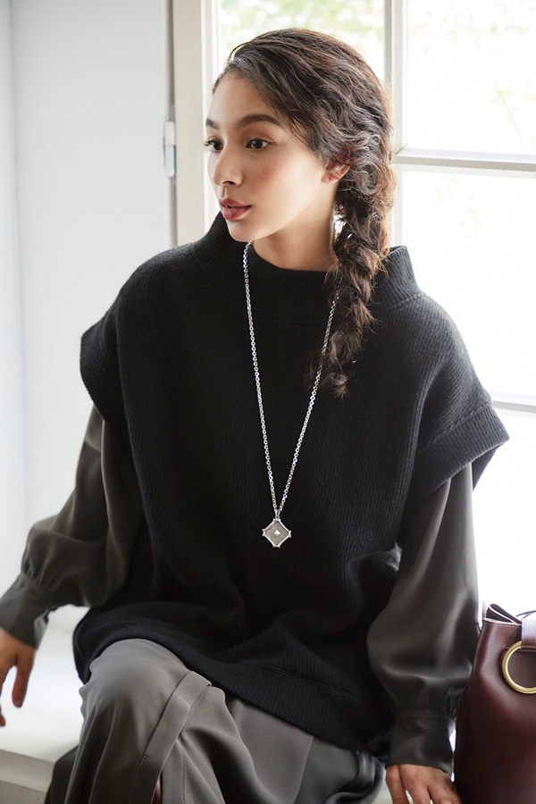 【新品】SINMEベスト／ブラック色／2024SS完売アイテム ニットベスト — MONOCHROME