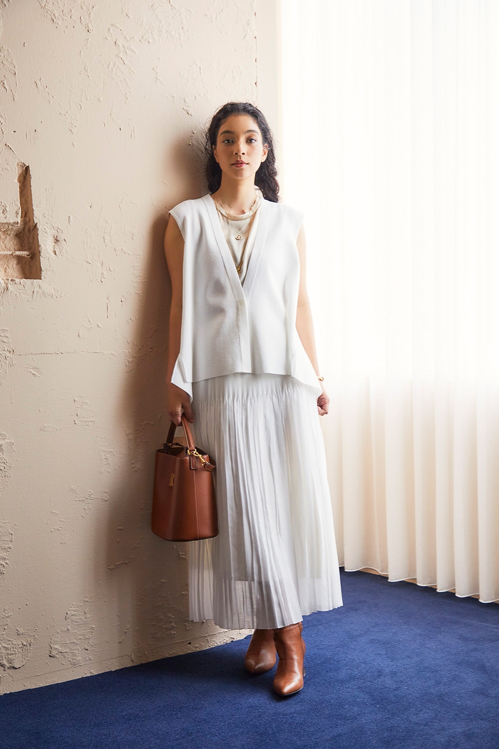 ◎新品未使用【オアーノ】バッグフレアニットジレ 再販】2025MS_バッグフレアニットジレ | アイテム | OWAUNO