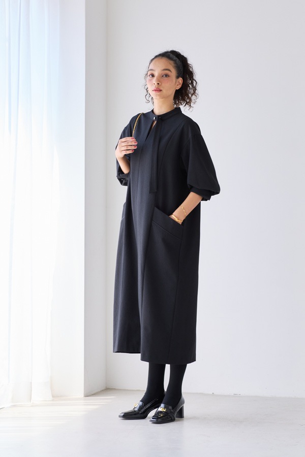 【再販】2025AW_フロントタイVネックワンピース