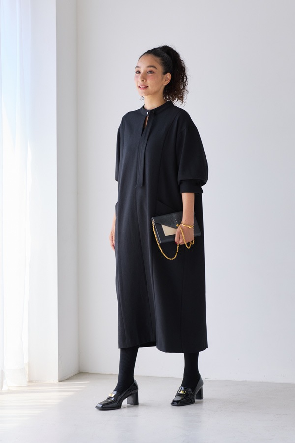 【再販】2025AW_フロントタイVネックワンピース