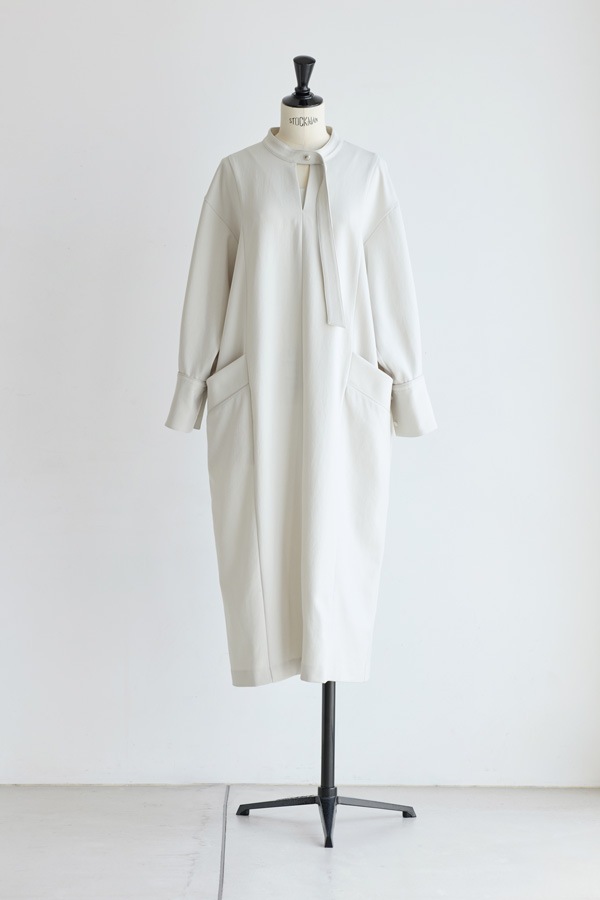 【再販】2025AW_フロントタイVネックワンピース