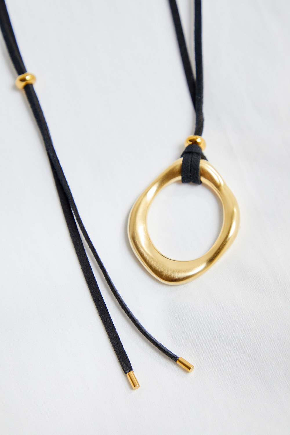 【再販】オーバルカーブコードネックレス（金属アレルギー対応）