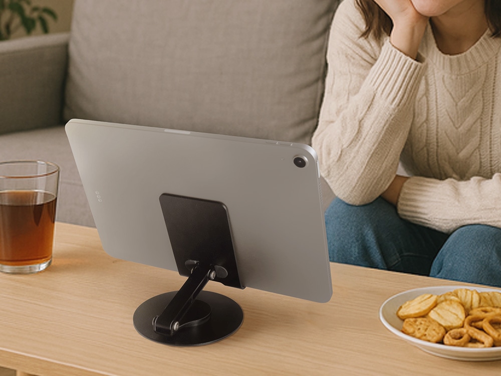台座が360度回転＆角度調節可能 スマートフォン／タブレット向け
