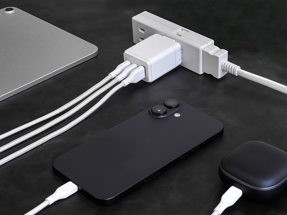 ����65W���� USB Type-C��2 USB Type-A��1 AC���Ŵ� OWL-APD65C2A1GS