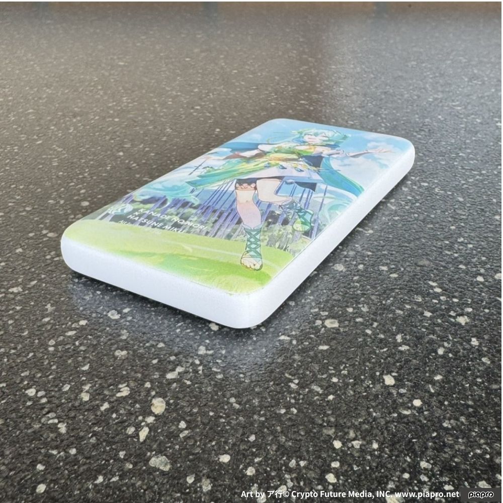 奏の森Resorts×初音ミクコラボ】モバイルバッテリー 厚さ13.3mm