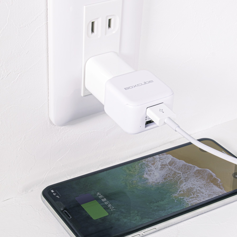 BoxCube 充電しながら簡単データ保存 自動バックアップ機能付き