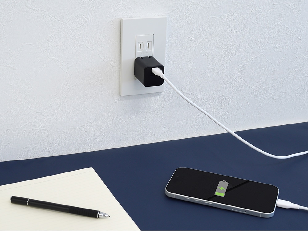 ����PD20W���� GaN���� USB Type-C��1 USB Type-A��1 AC���Ŵ� OWL-APD20C1A1G