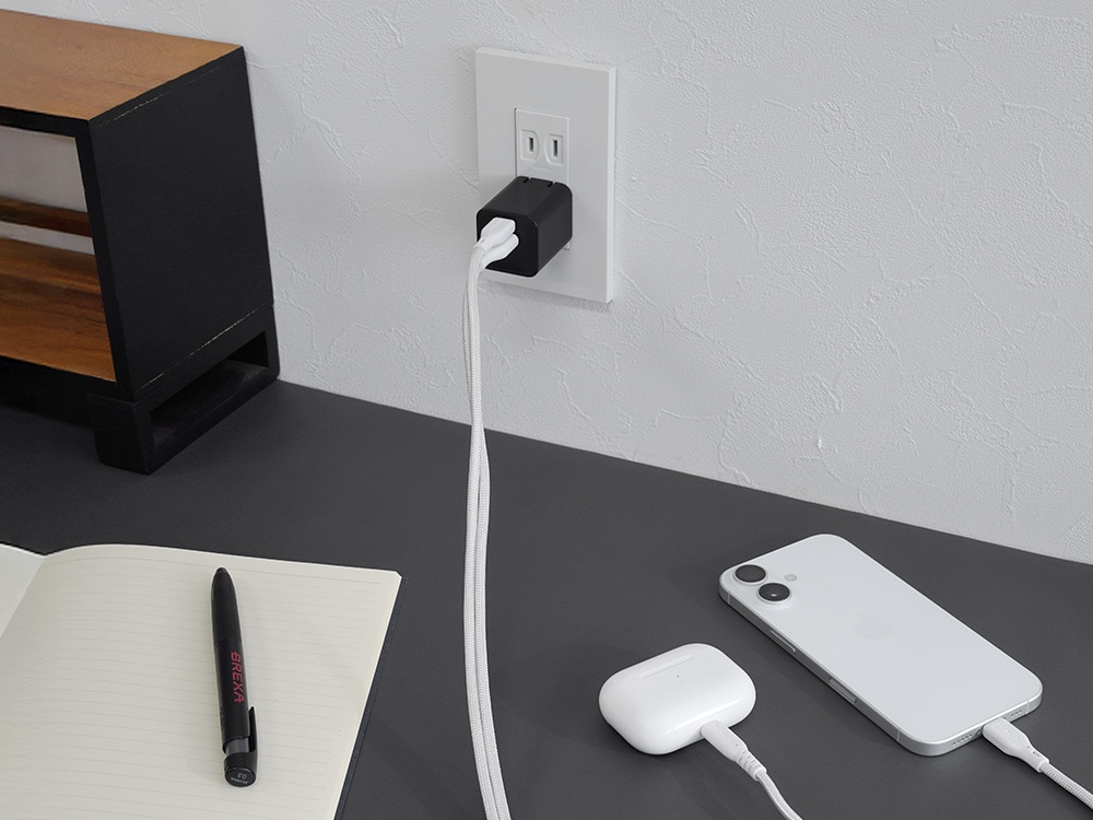 ����PD20W���� GaN���� USB Type-C��1 USB Type-A��1 AC���Ŵ� OWL-APD20C1A1G
