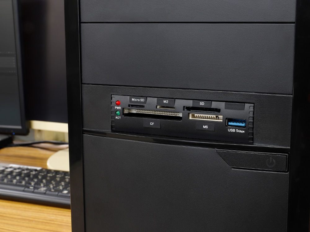 SD4.0/UHS-II対応 対応メディア57種類 USB 5Gbps 3.5インチベイ内蔵型 マルチカードリーダー/ライター (OWL-MCRUHS2U3)