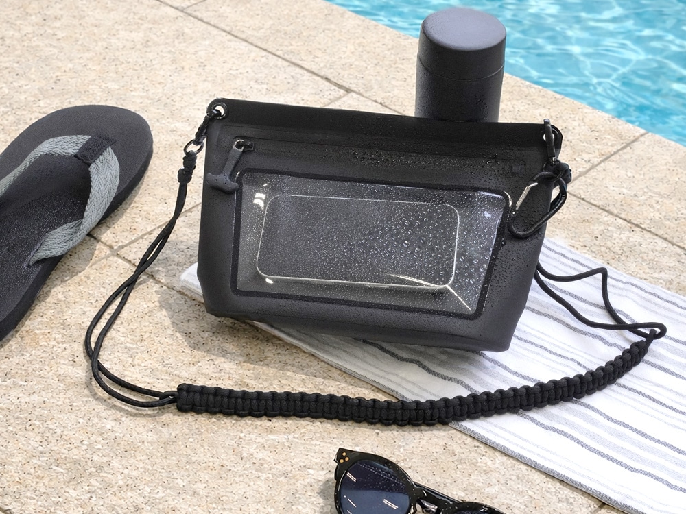 パラコードストラップ採用 カラビナ付属 IPX5準拠 マチ付き防水サコッシュ OWL-WPBAG12