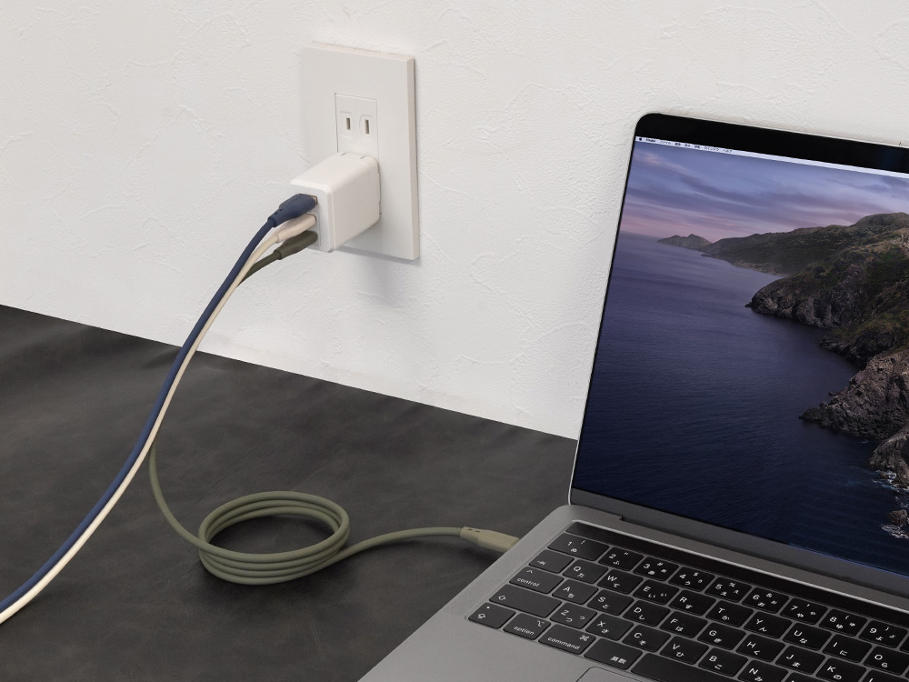 ¡ÚÈÎÏ©¸ÂÄê¡Û½À¤é¤«¤¯¼§ÎϤǤޤȤޤë PD60W½¼ÅÅ¡¿¥Ç¡¼¥¿Å¾Á÷ USB Type-C to USB Type-C ¥·¥ê¥³¥ó¥Þ¥°¥Í¥Ã¥È¥±¡¼¥Ö¥ë (OEC-CBM3CC)