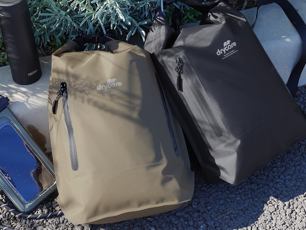 3Way�ʼ��󤲡����ݤ����ʥåץ��å��ˤǻȤ��� IPX4��� 12L �ɿ�ɥ饤�Хå� OWL-WPBAGDC01