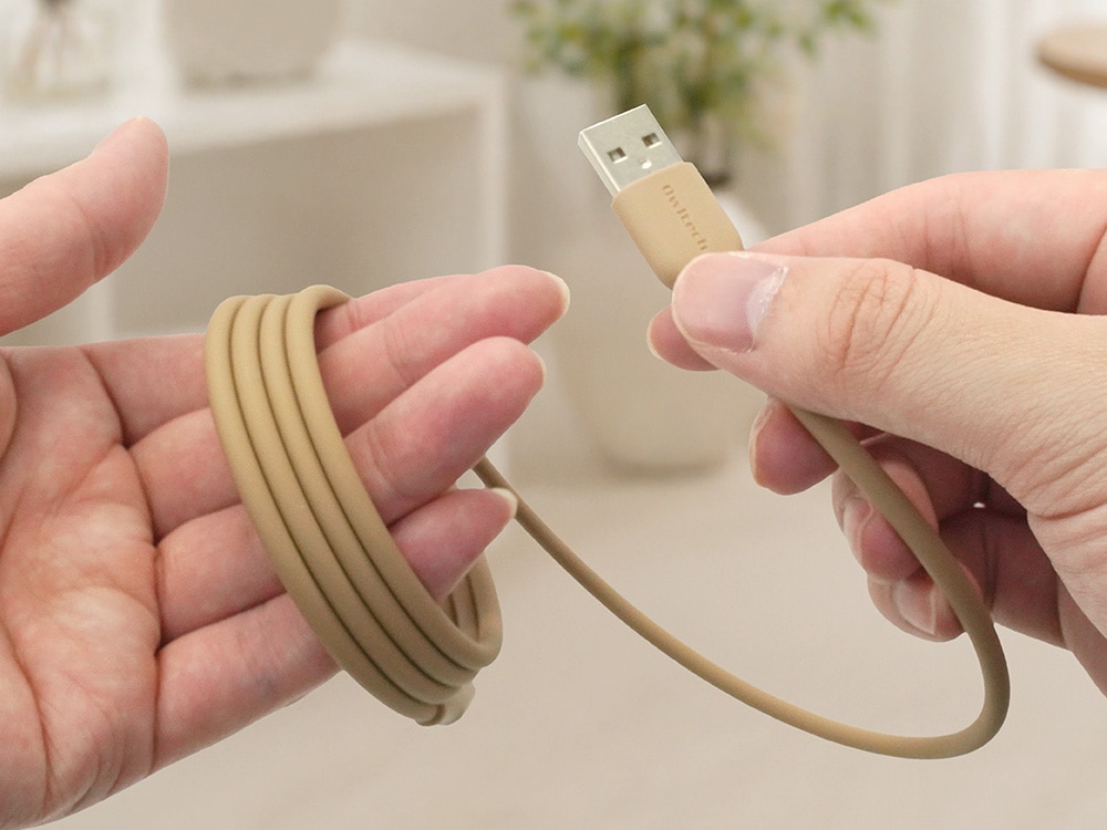 ���餫�����ϤǤޤȤޤ� ����3A���š��ǡ���ž�� USB Type-A to USB Type-C �ޥ��ͥåȥ��ꥳ�󥱡��֥� OEC-CBM3AC