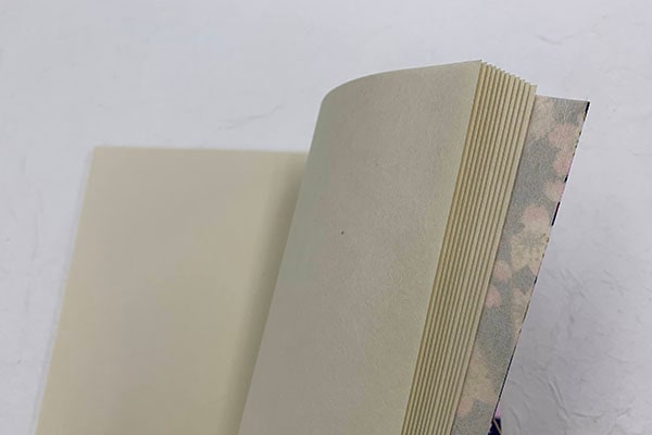 和綴じノート B5判 2025年秋 友禅紙 紺地に桜の通販サイト【紙市楽座】