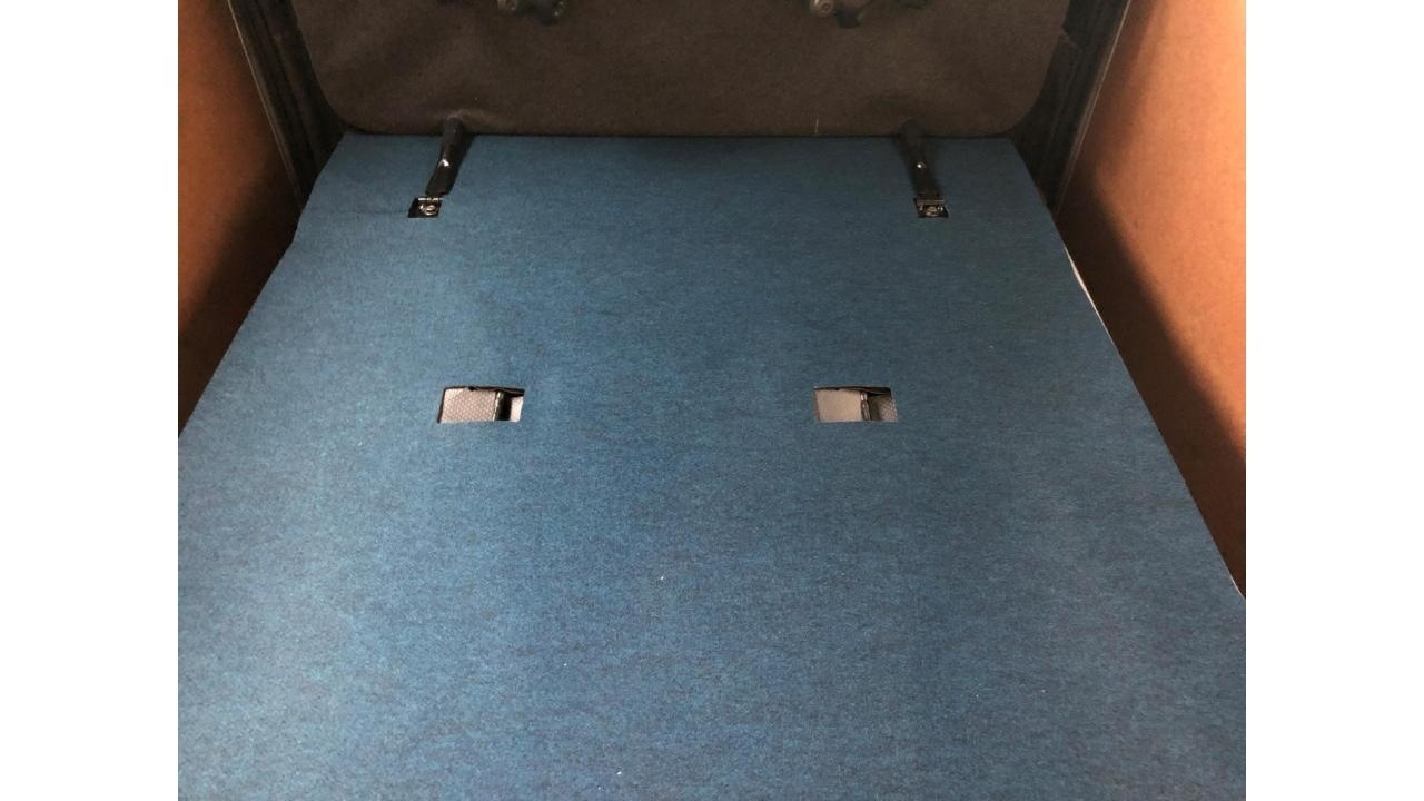ハイエース荷台保護用パンチカーペット ジャストロータイプ｜看板資材 
