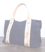 HTC ̎Î Хå  Turquoise Flower Studs Suede Tote Bag / NavyNatural