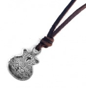 Y.GLAUCA 【ワイグラウカ】 ネックレス シルバーポッタリープレート＆レザーコード |Necklace|【Y.GLAUCA】 