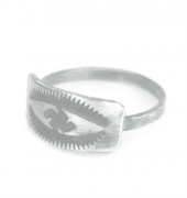 Y.GLAUCA 【ワイグラウカ】 ピンキーリング シルバースクエアプレート スワスティカスタンプ|RING|【Y.GLAUCA】 