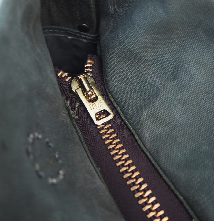 IrregulaR by ZIP STEVENSON Vintage Military Shoulder Bag Zipper #1 / Khaki